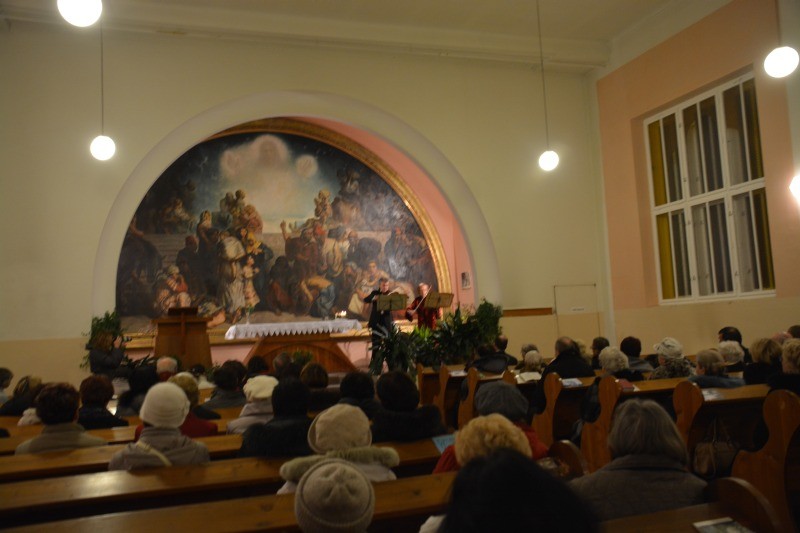 Jahodovi a posluchači zezadu | Benefiční adventní koncert Jiřího a Ivony Jahodových 12.12.2013