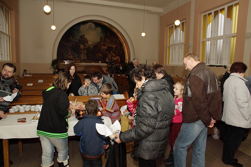 pouštění lodiček | Vánoční výtvarná dílna 24.12.2013